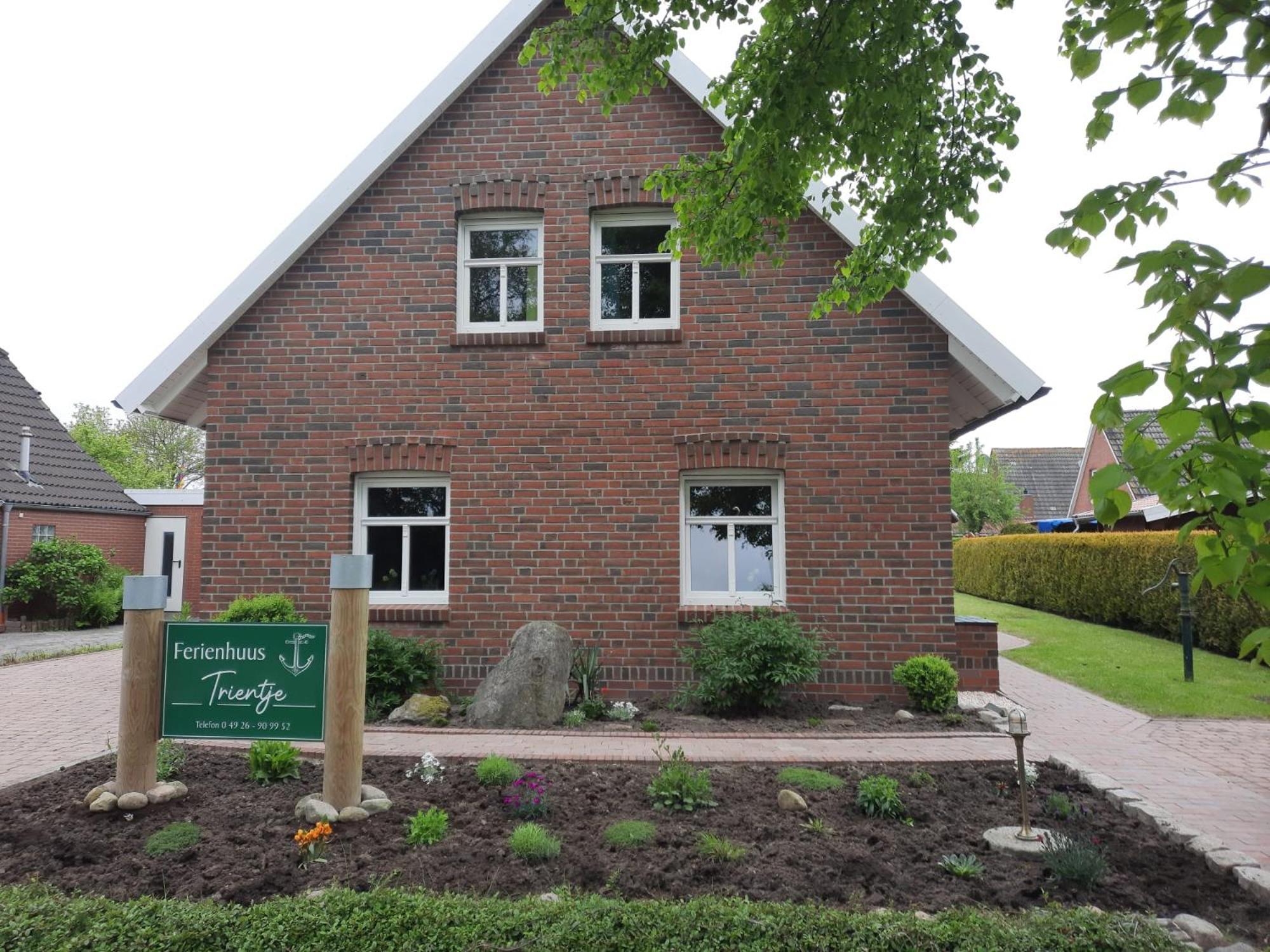 Tolles Ferienhaus In Pilsum - Ferienhaus Trientje - Mit Garten Und Ueberdachter Terrasse Extérieur photo